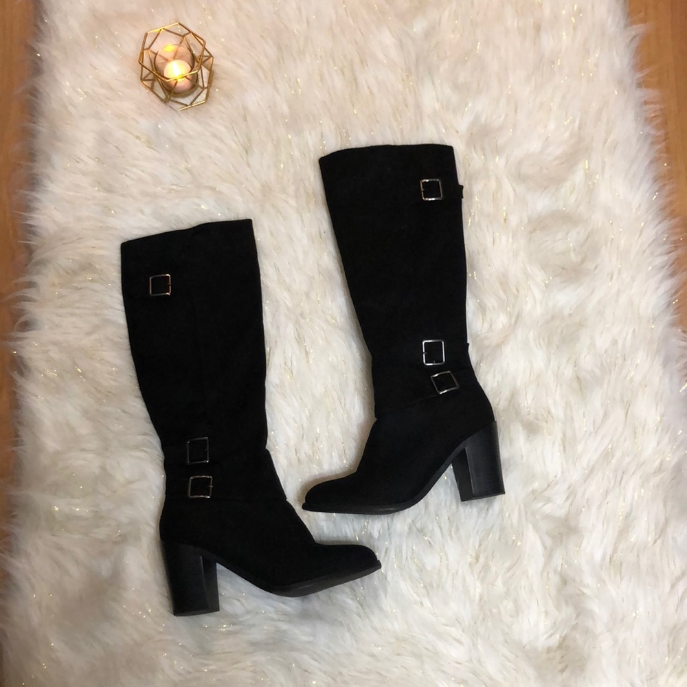 Black boots suede material size 7 1/2